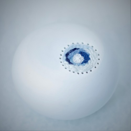 Sculpture en porcelaine - tissage circulaire - Claire Grosjean